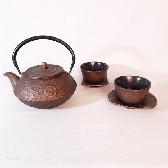 Unsigned Nanbu Cast Iron Japanese Teapot Cups And Saucers Set - Picture 1 of 16